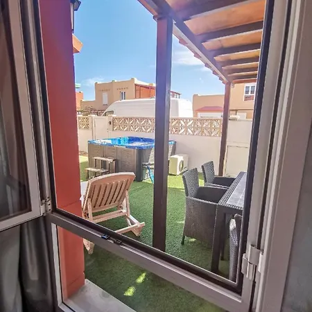 Aeren House Holiday home *